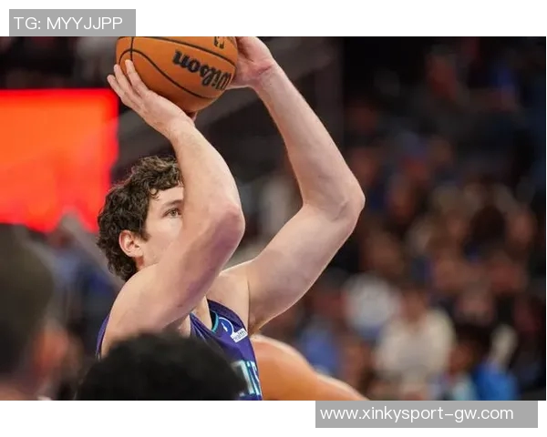 PJ霍尔谈加盟黄蜂的感受与夏联队友的默契建立